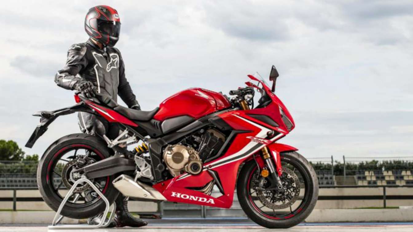 Read more about the article Honda CBR650R: Honda’s new motorbike ready to raise storms with equal power as the car